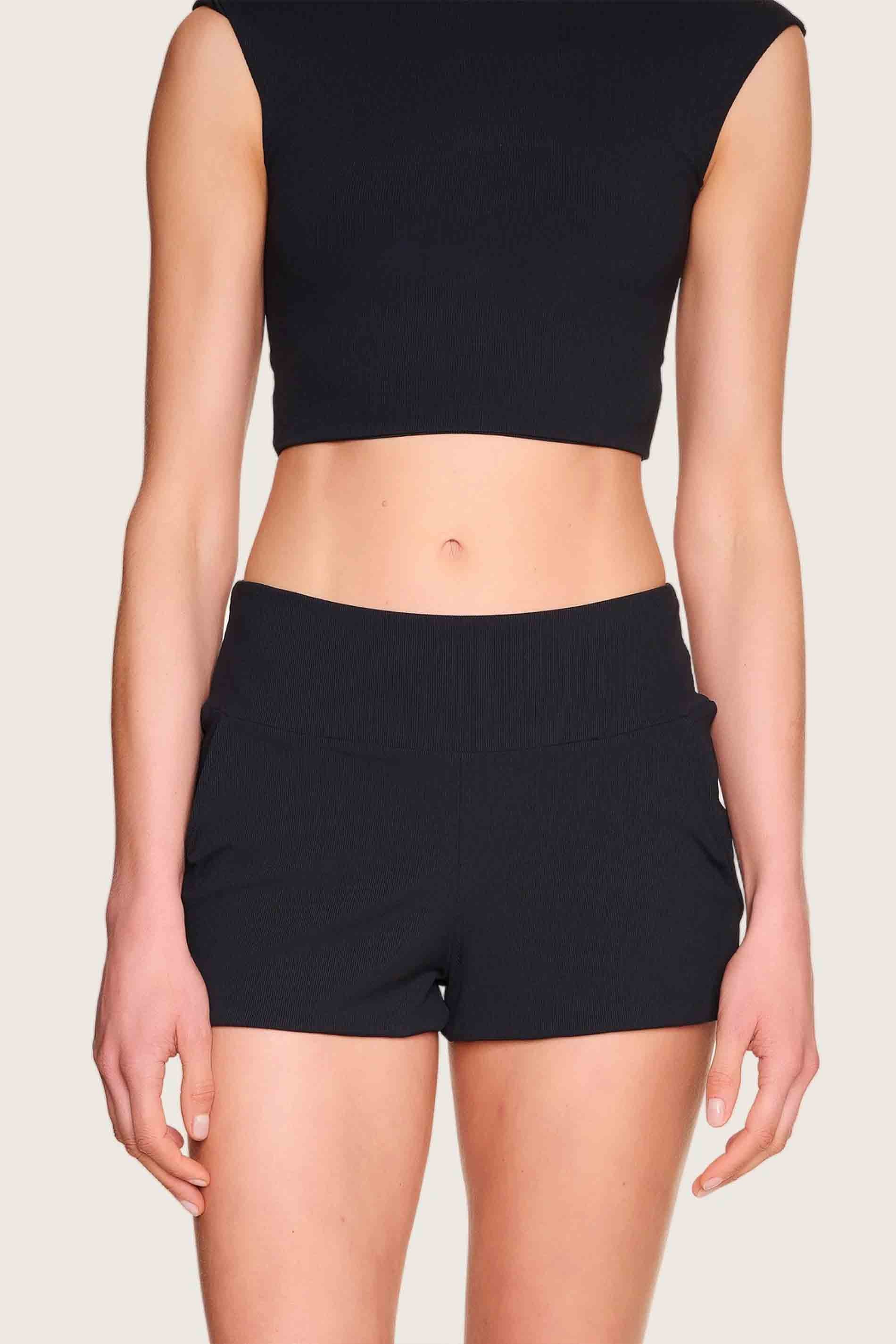 LOOSE SHORTS - black / front