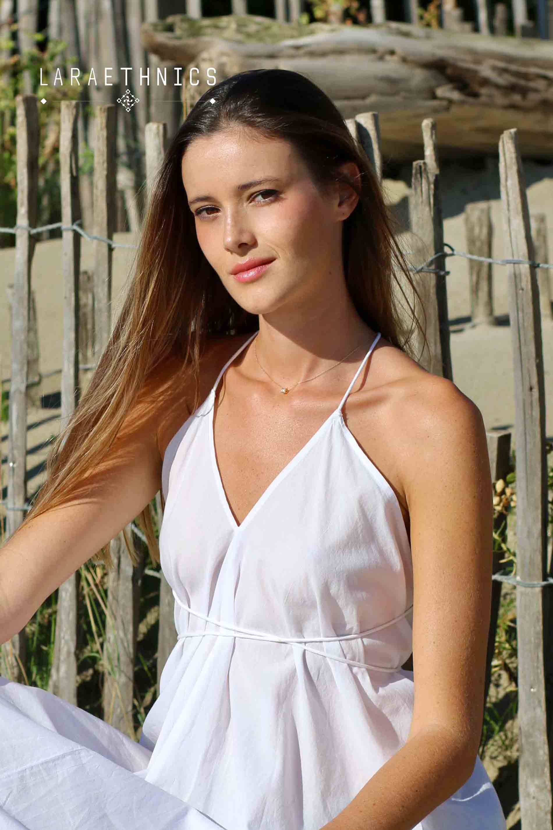 Long Halter Dress with Tie - blanc