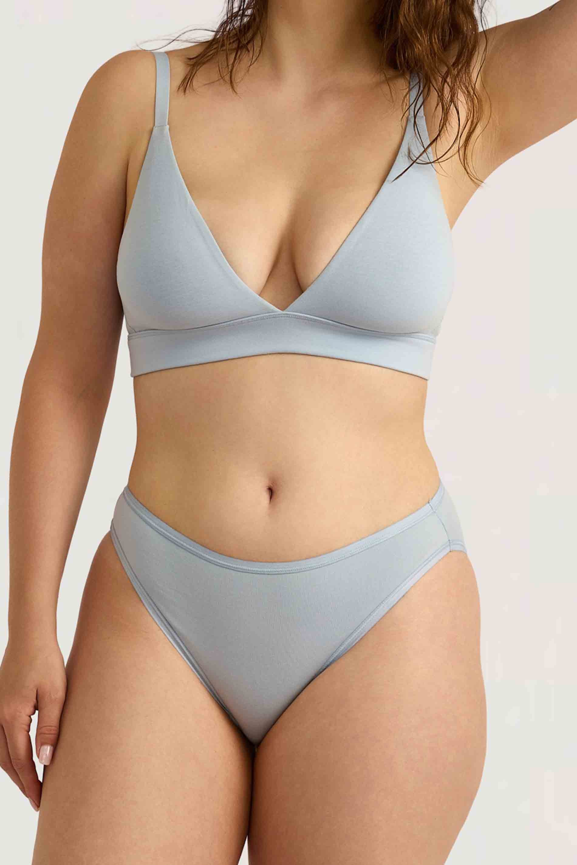 Flex Cheeky Briefs - soft breeze / front