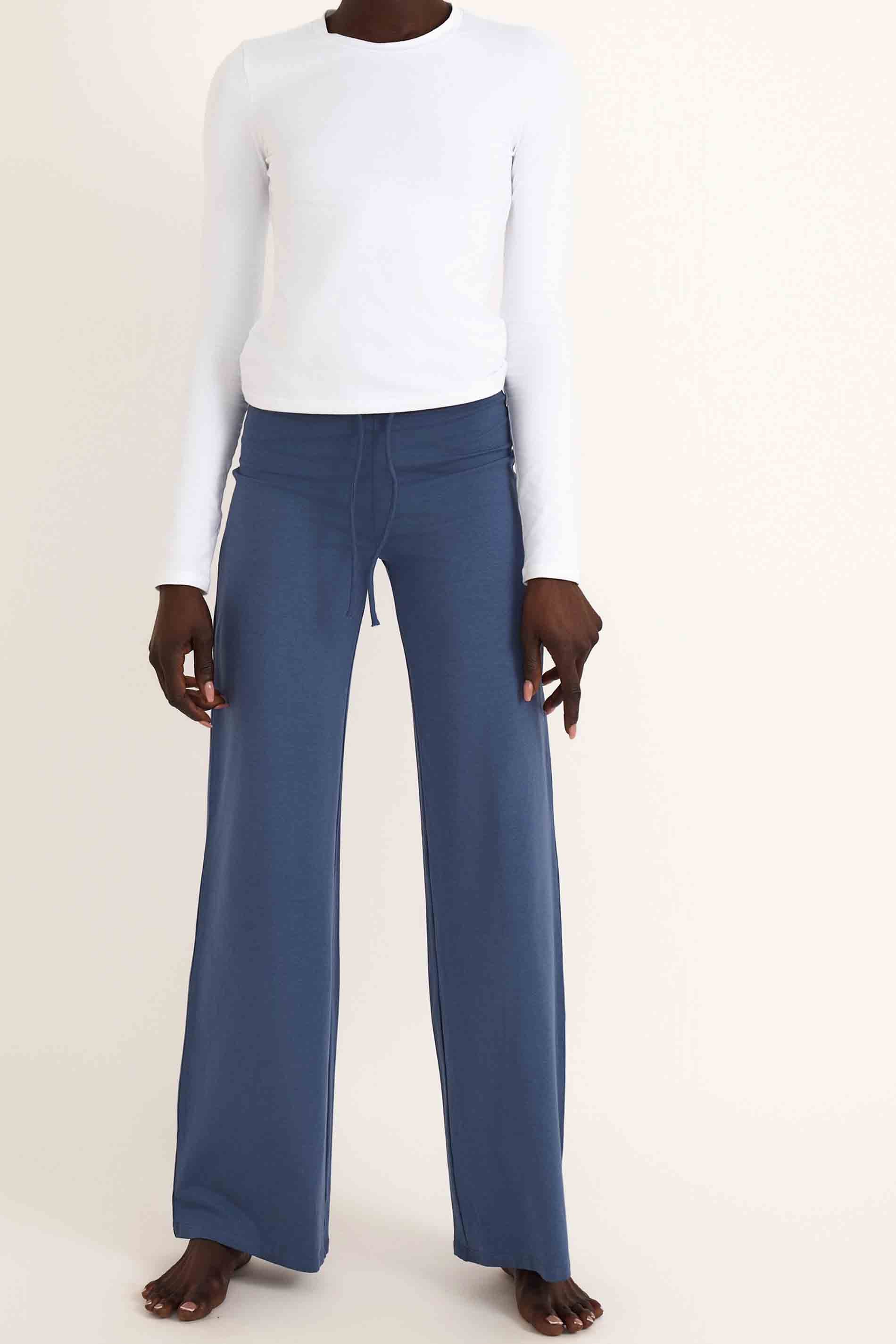 Everyday Regular Long Sleeve Tee - White / detail01