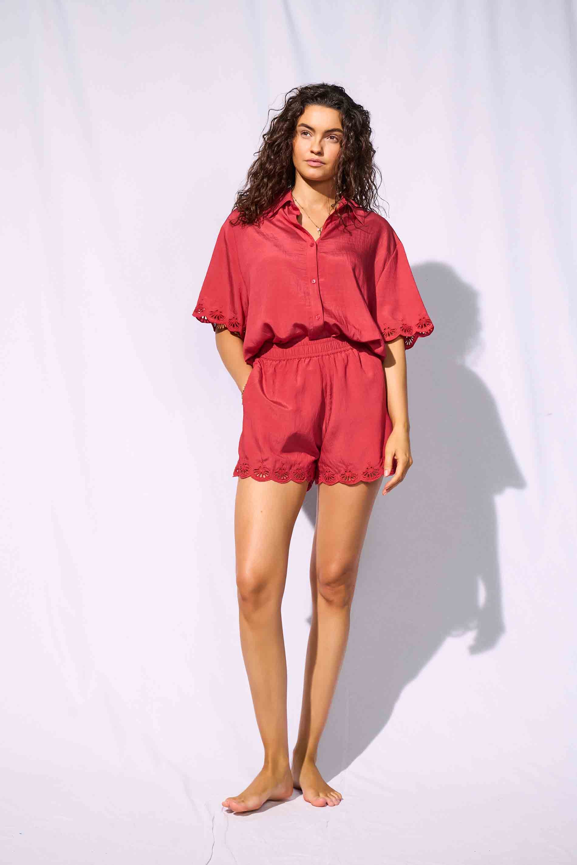 SHORTS WITH EMBROIDERY - CRIMSON DUSK / front