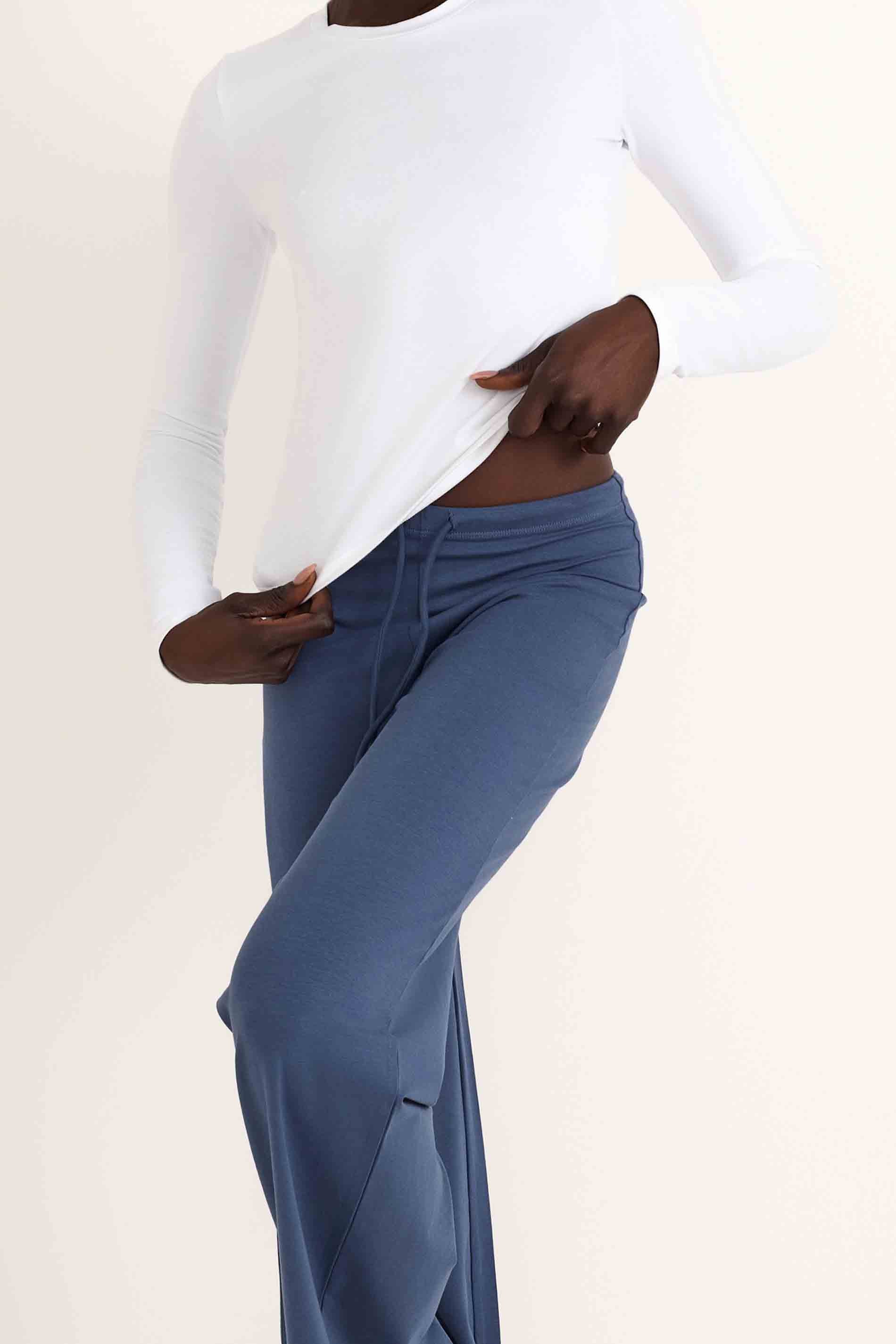 Everyday Regular Long Sleeve Tee - White / front