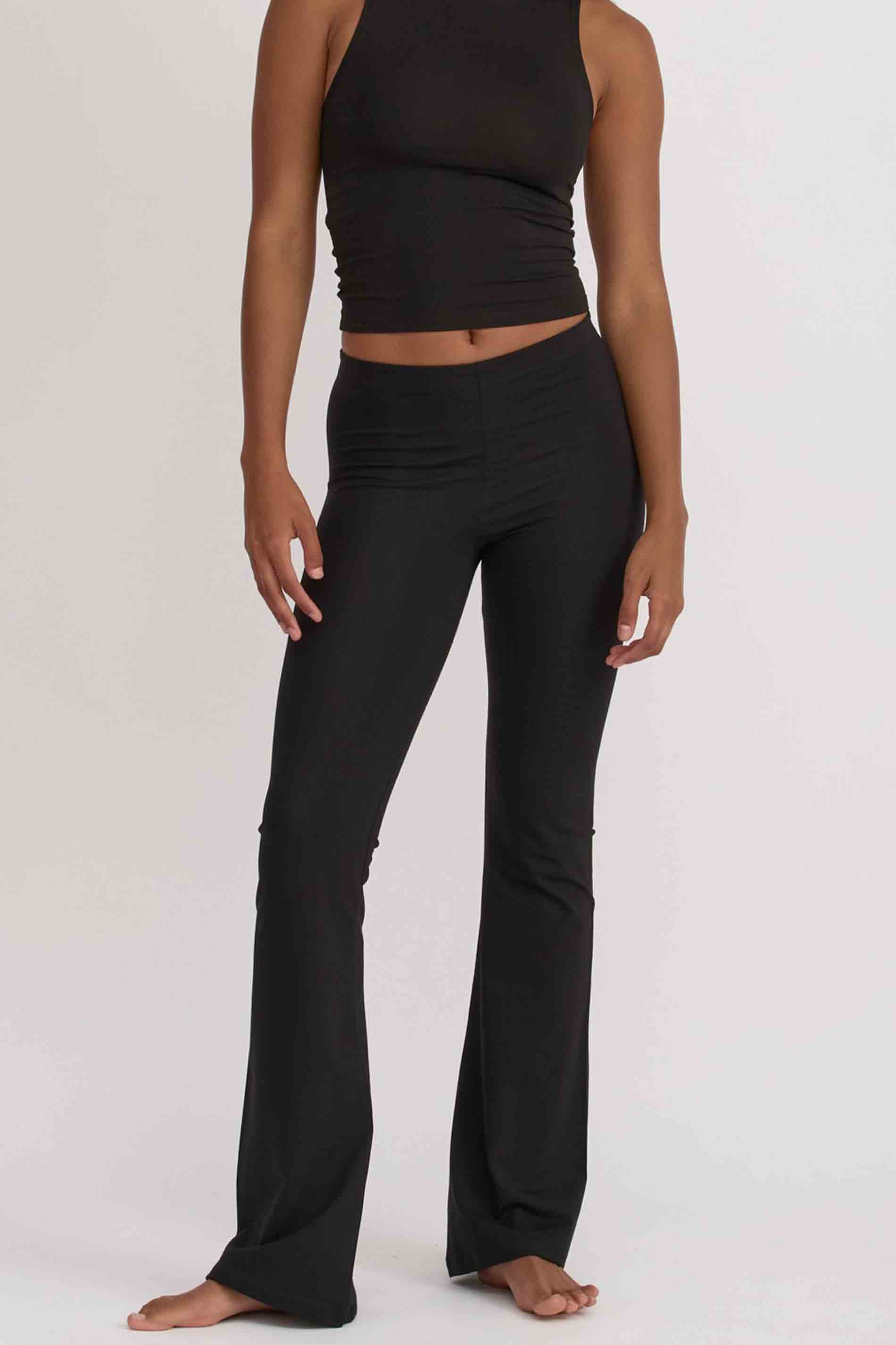 Core Flare Pants - black / front